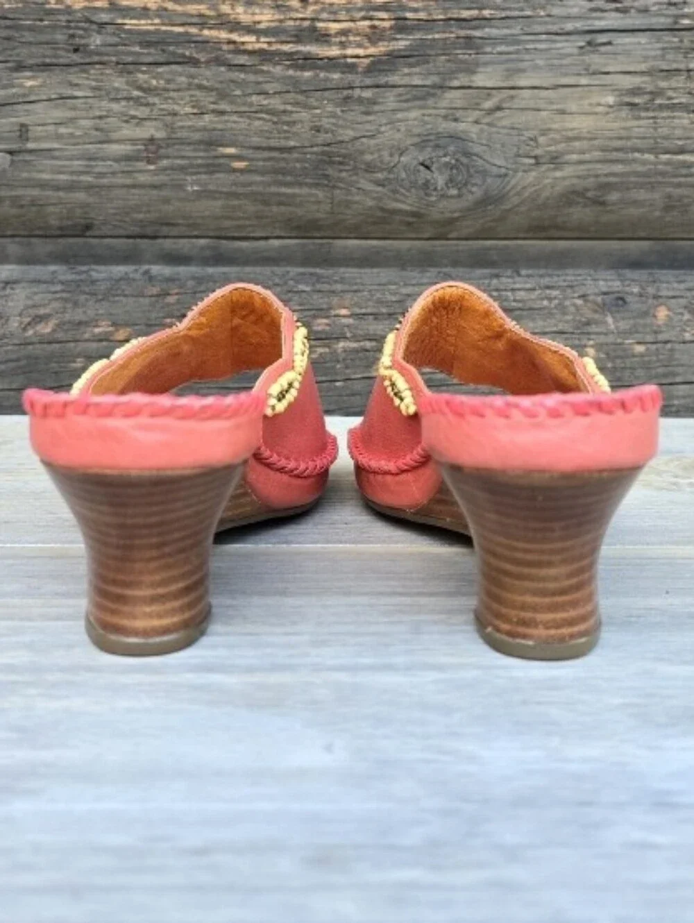 Clarks Artisan NEW Empress Y2K Coastal Boho Coral Beaded Wedge Slide Sandals 7M